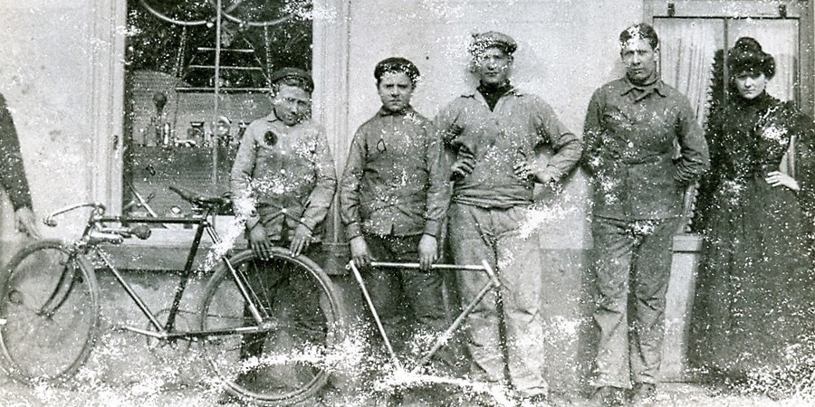 Fietsen Zwarte Leeuw op Turnhoutsebaan (Tubbax)